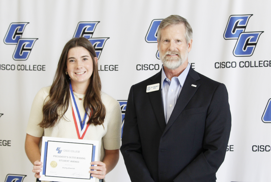 Everitt honored with President’s Award at Cisco College