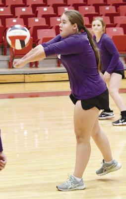 Junior high volleyball player Zoey Prater gets under the ball for Moran when the girls visited Albany for a game on Monday afternoon. Donnie Lucas / Albany News