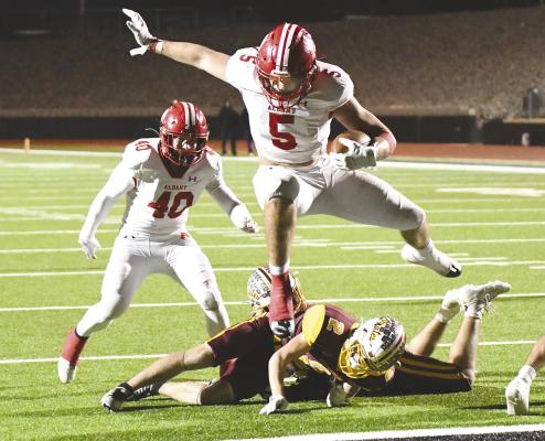 Lions collect 5th trophy, advance to semifinal