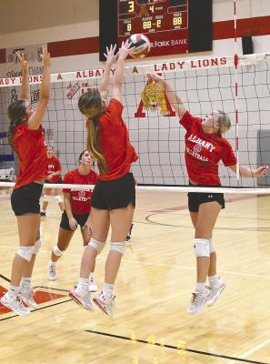 Volleyball teams to scrimmage Friday, Saturday