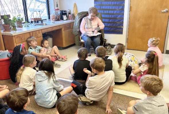 Retired teachers join NSES for Read Across America